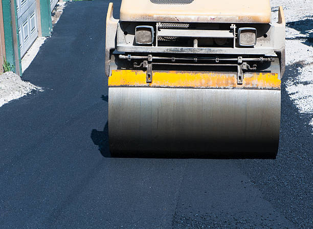 Best Asphalt Driveway Installation  in Vicksburg, MI